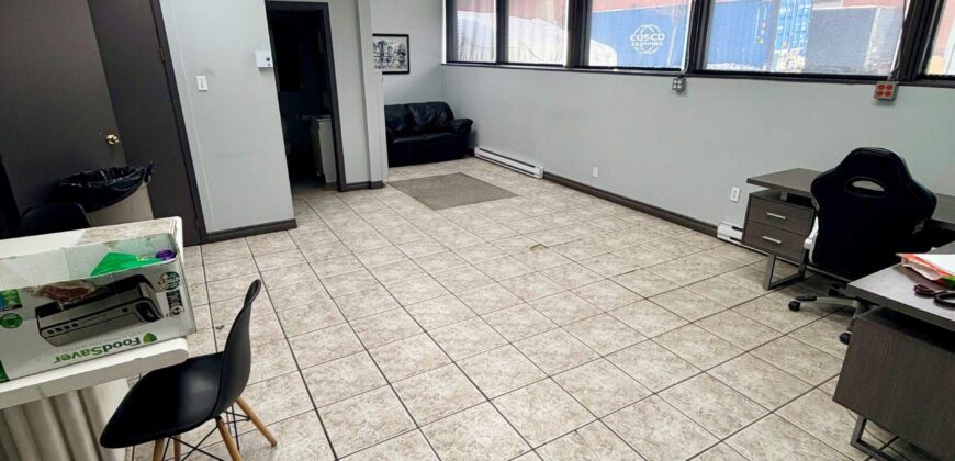 SHOWROOM/OFFICE SPACE